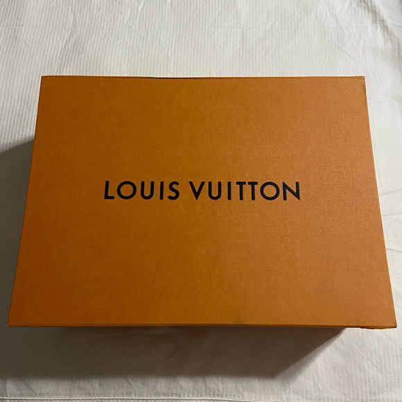 Louis Vuitton Extra Long Garment Bag - Picture 10 of 16